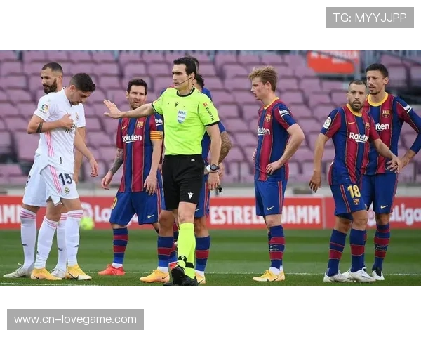 前巴萨高管：裁判都是无耻之徒，应该把他们送上法庭