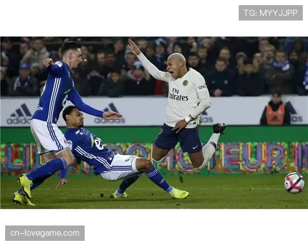 巴黎社区足球赛引入新规，尝试扩大任意球直接得分区域范围